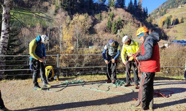 08.11.2025: Seiltechnik Schlosswand